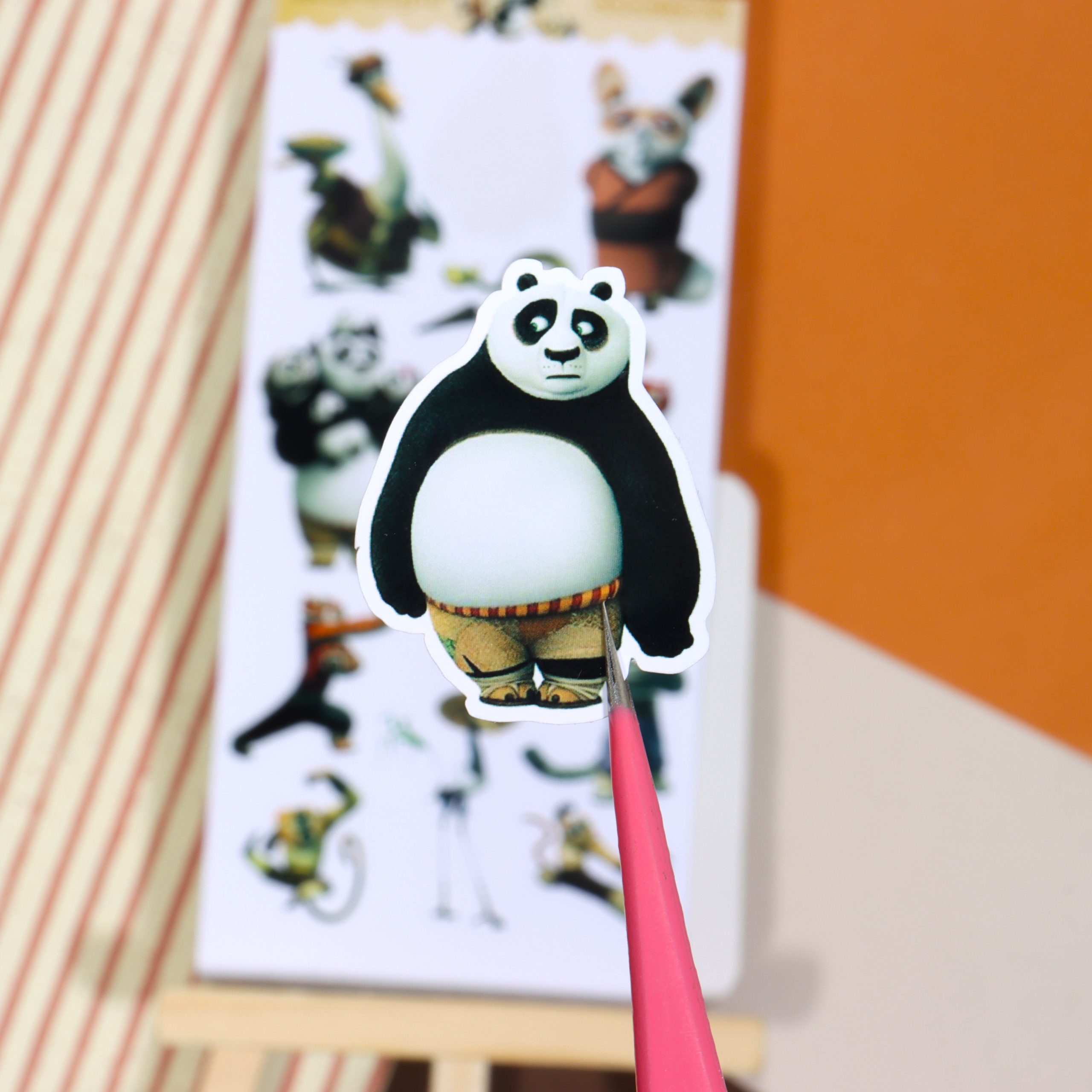 استیکر طرح انیمیشن پاندای کونگ فو کار - تصویر 3